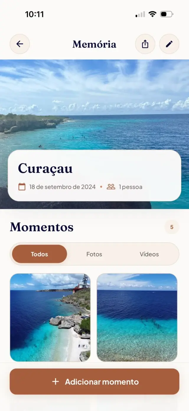 Pantalla de un recuerdo de viaje en Remnis, con fotos, fecha y ubicación